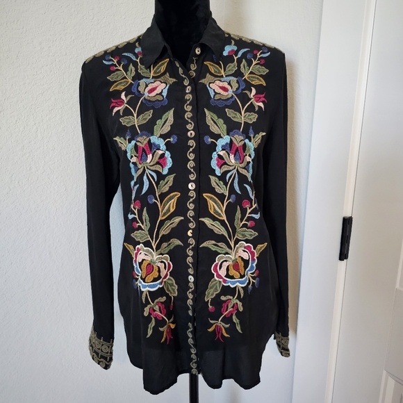 Johnny Was Long sleeve silk blouse - Picture 12 of 12